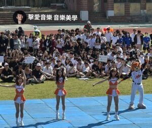 台南長榮中學運動會音響工程實例-燈光音響租借-舞台架設-現場有Uni-Girls啦啦隊演出-魷魚Ken擊愛音樂-音樂美學團隊